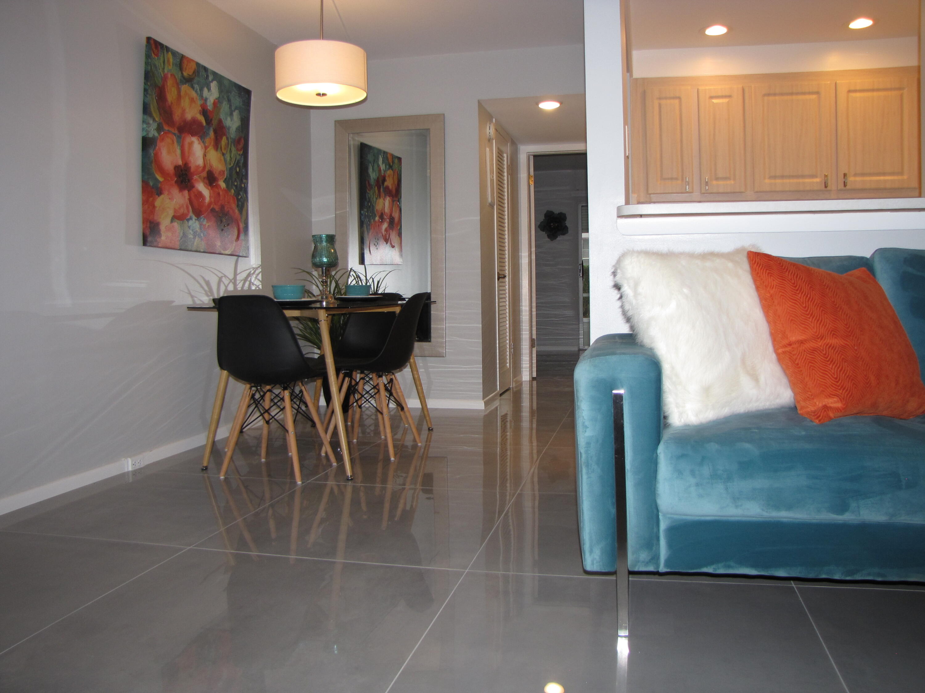 218 Fanshaw F Boca Raton, FL 33434 - Photo 6 of 25 IMG_1779