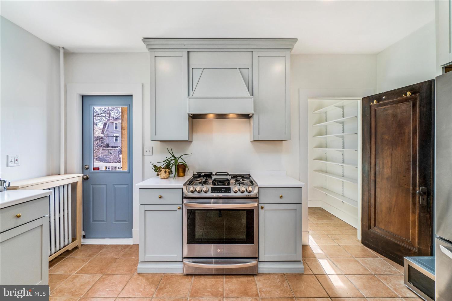631 Deepdene Road Baltimore, MD 21210 - Photo 6 of 34