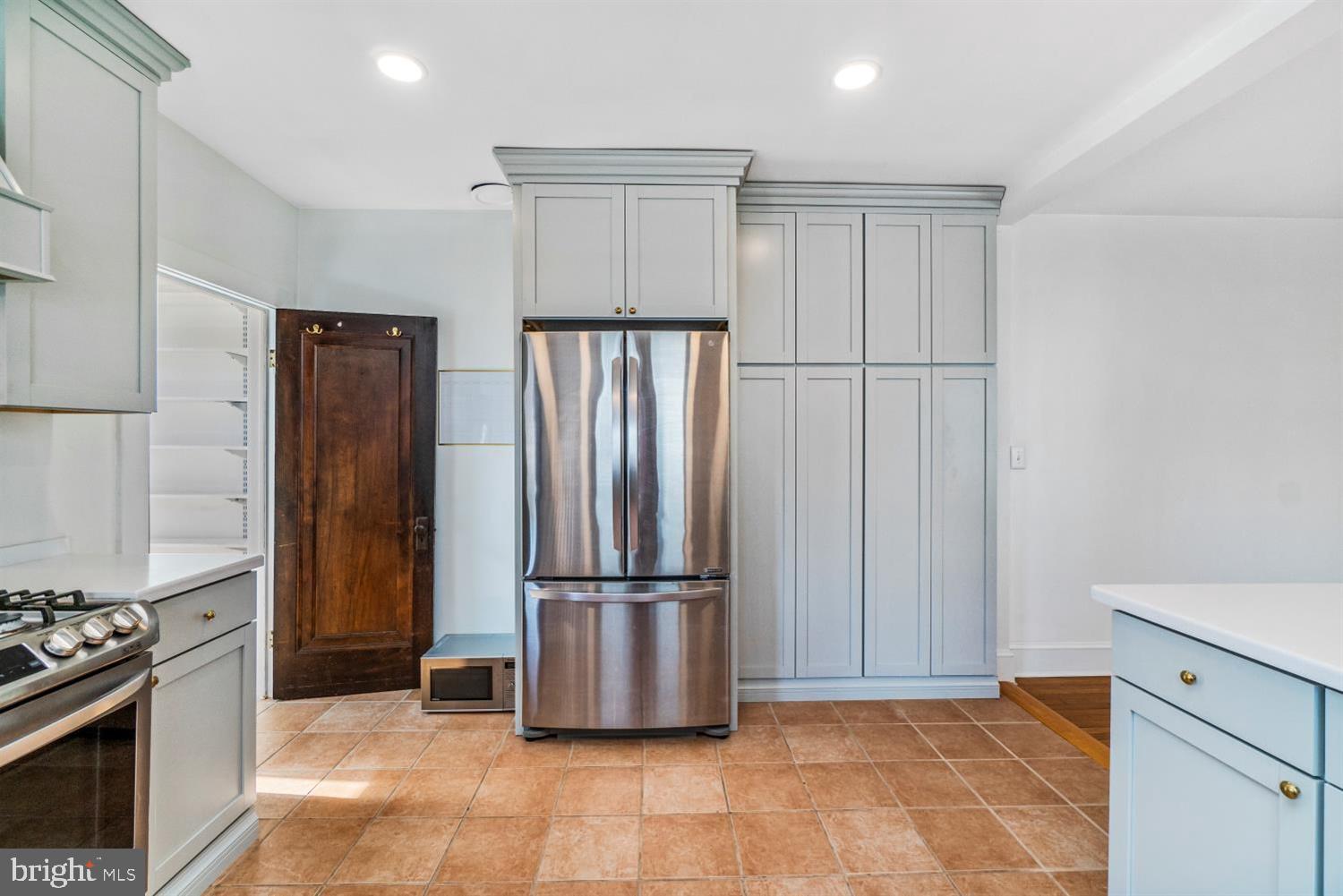 631 Deepdene Road Baltimore, MD 21210 - Photo 8 of 34