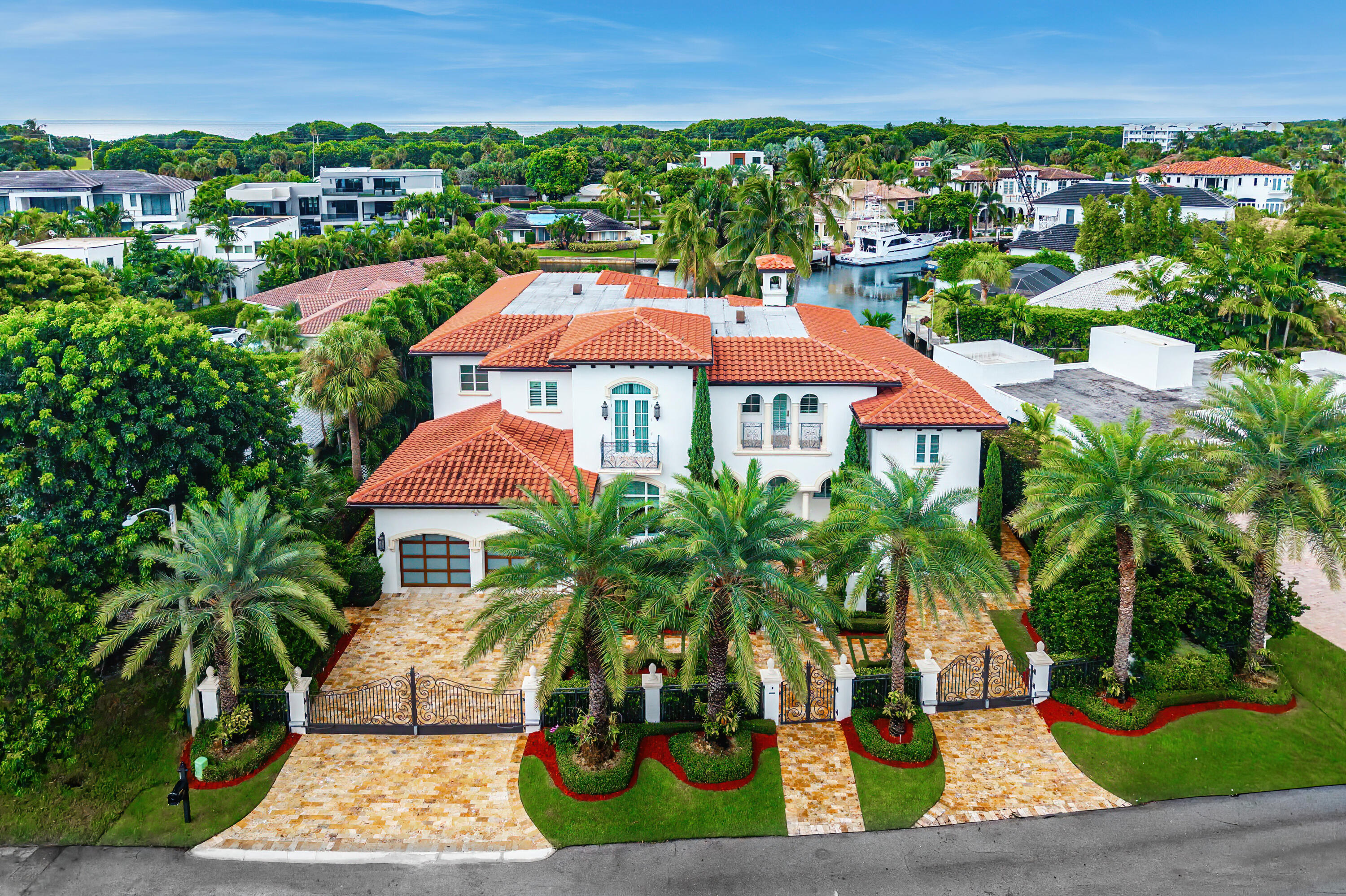 760 Coquina Way Boca Raton, FL 33432 - Photo 2 of 3 001-760CoquinaWay-BocaRaton-FL-33432-FUL