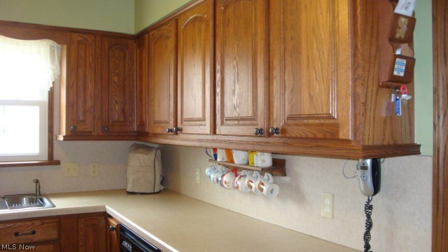 988 Dock Road Madison, OH 44057 - Photo 11 of 21