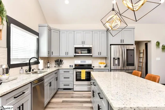 $378,000 | 71 Dorsey Avenue, Greenville, SC 29611