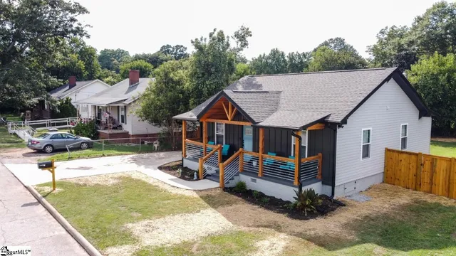 $378,000 | 71 Dorsey Avenue, Greenville, SC 29611