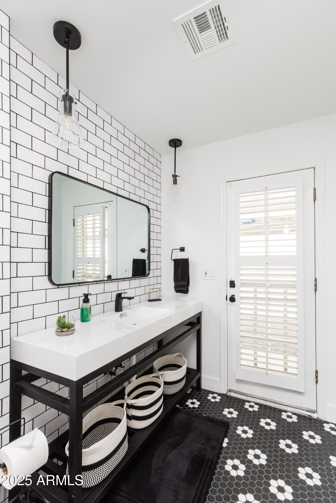 222 East Danbury Road Phoenix, AZ 85022 - Photo 15 of 21 _C7A8192