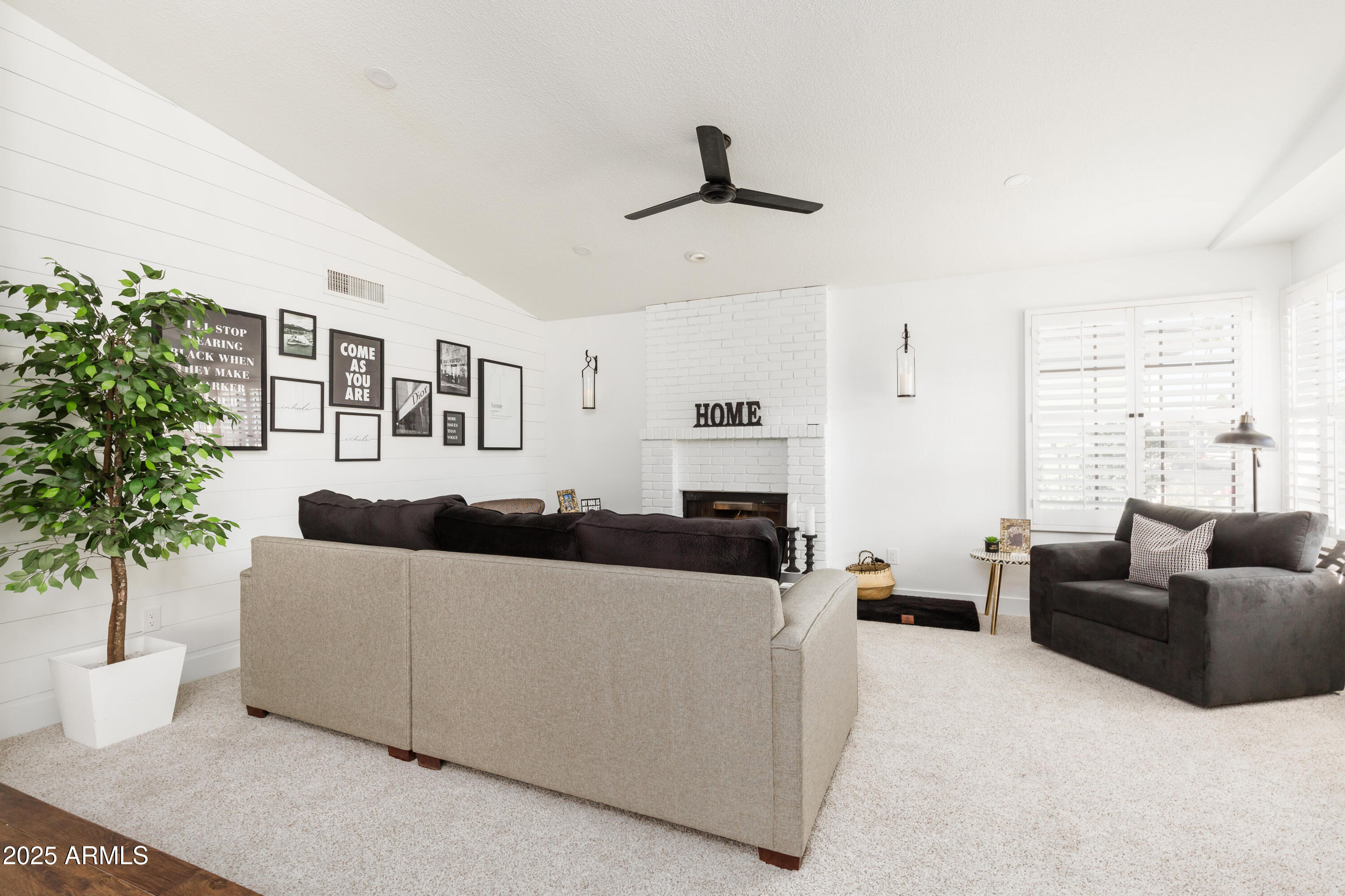 222 East Danbury Road Phoenix, AZ 85022 - Photo 3 of 21 _C7A8224