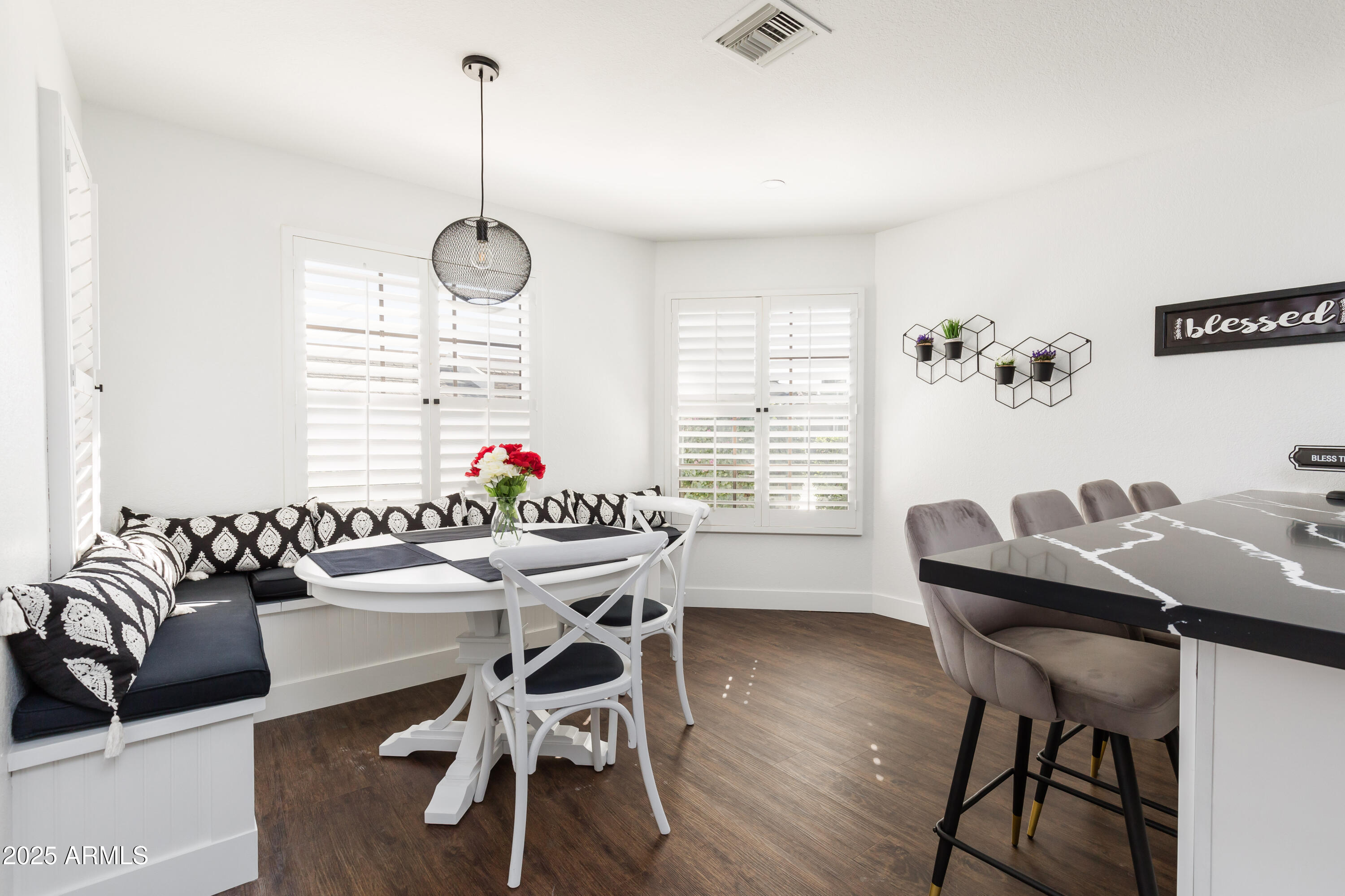 222 East Danbury Road Phoenix, AZ 85022 - Photo 10 of 21 _C7A8207