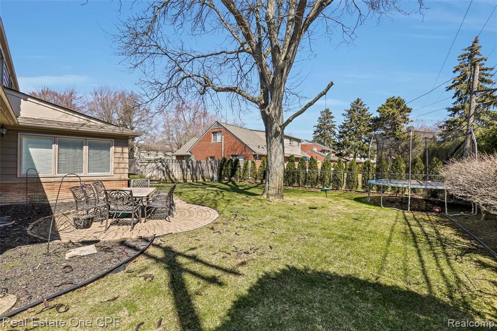 470 Cook Road Grosse Pointe Woods, MI 48236 - Photo 40 of 47