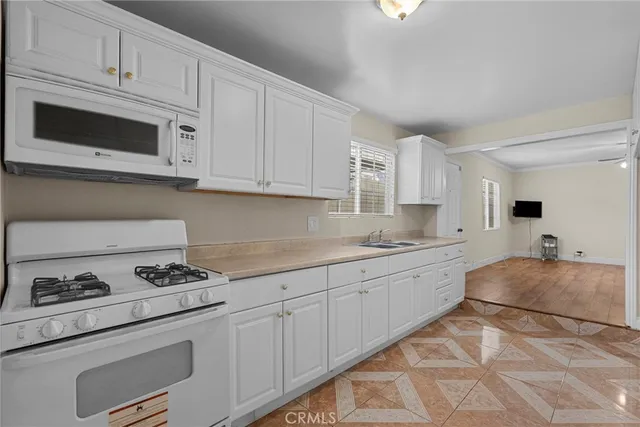 $4,500 | 18621 Bryant Street, Northridge, CA 91324