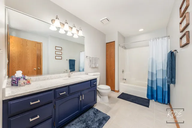 $400,000 | 11 Warner Circle, Lemont, IL 60439