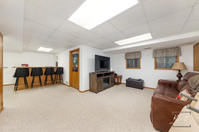 $400,000 | 11 Warner Circle, Lemont, IL 60439