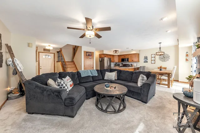 $400,000 | 11 Warner Circle, Lemont, IL 60439