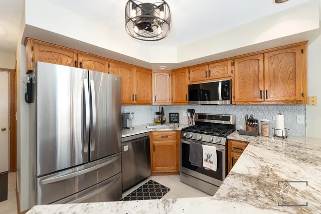 $400,000 | 11 Warner Circle, Lemont, IL 60439