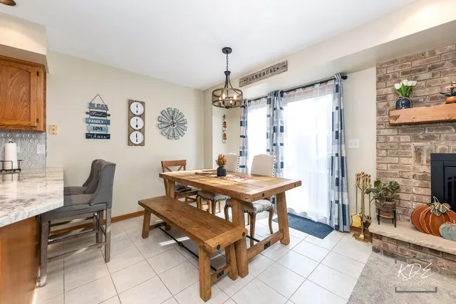 $400,000 | 11 Warner Circle, Lemont, IL 60439