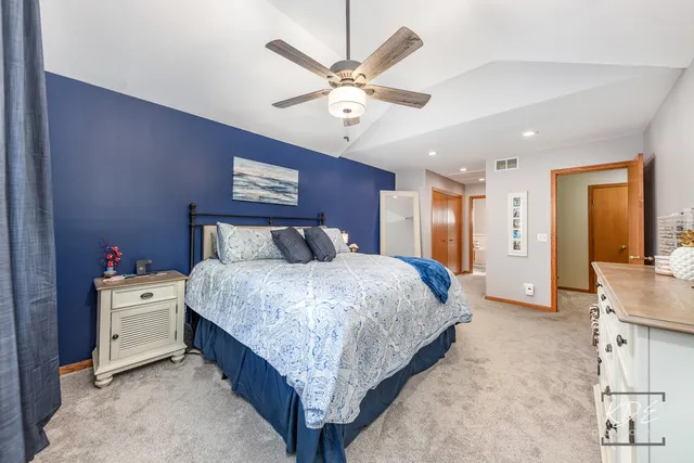 $400,000 | 11 Warner Circle, Lemont, IL 60439