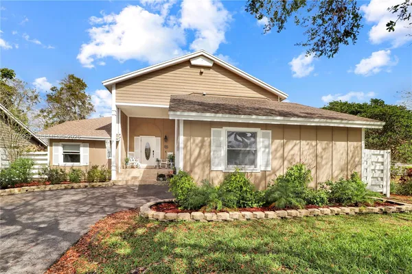 $600,000 | 14141 Southwest 146th Terrace, Miami, FL 33186