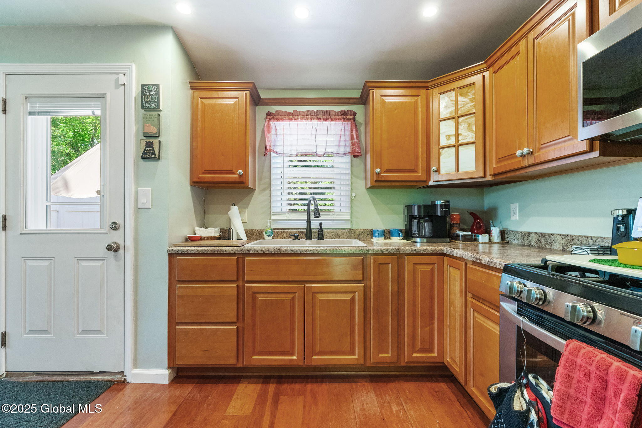 462 Russell Road Albany, NY 12203 - Photo 12 of 38 12