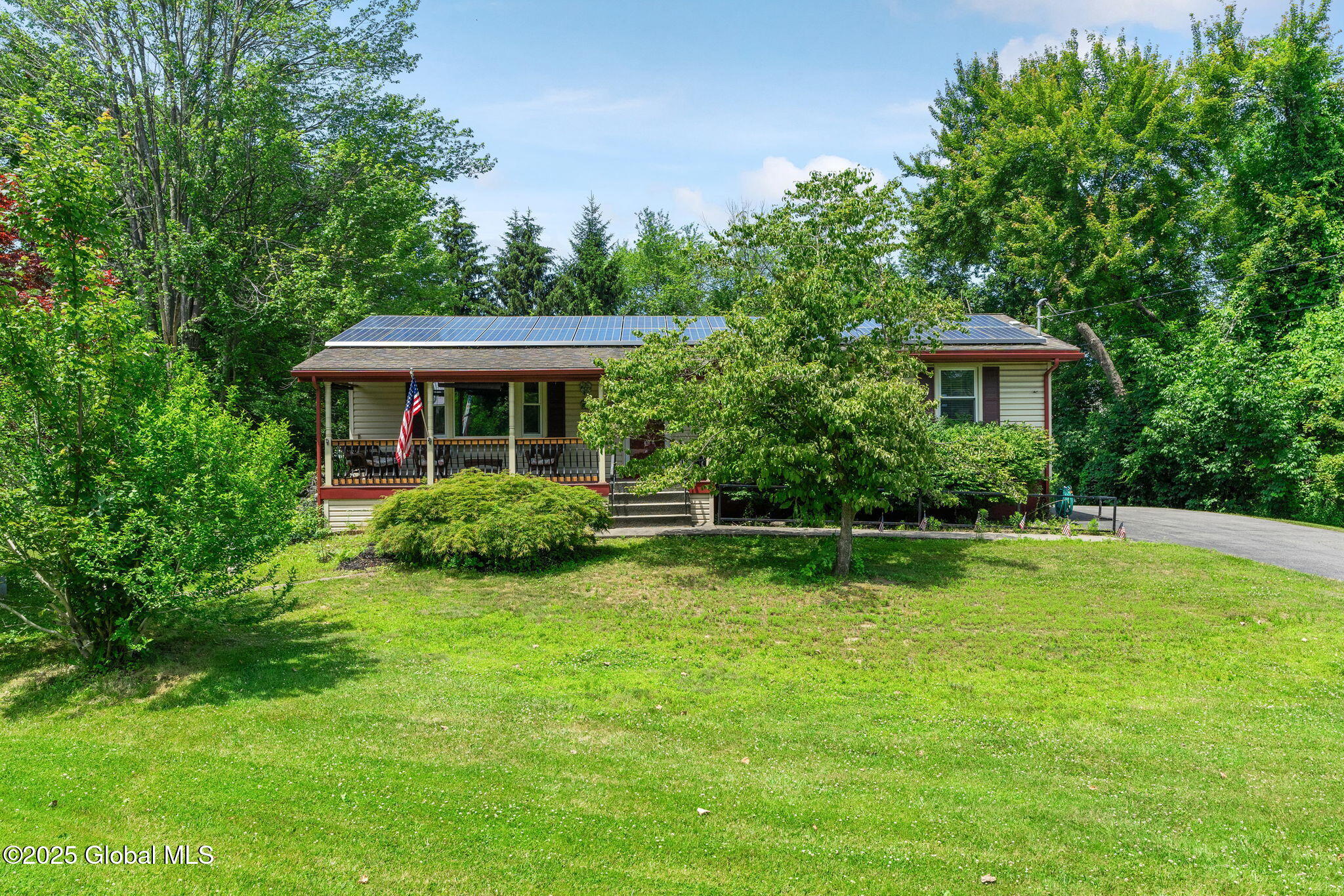 462 Russell Road Albany, NY 12203 - Photo 3 of 38 3