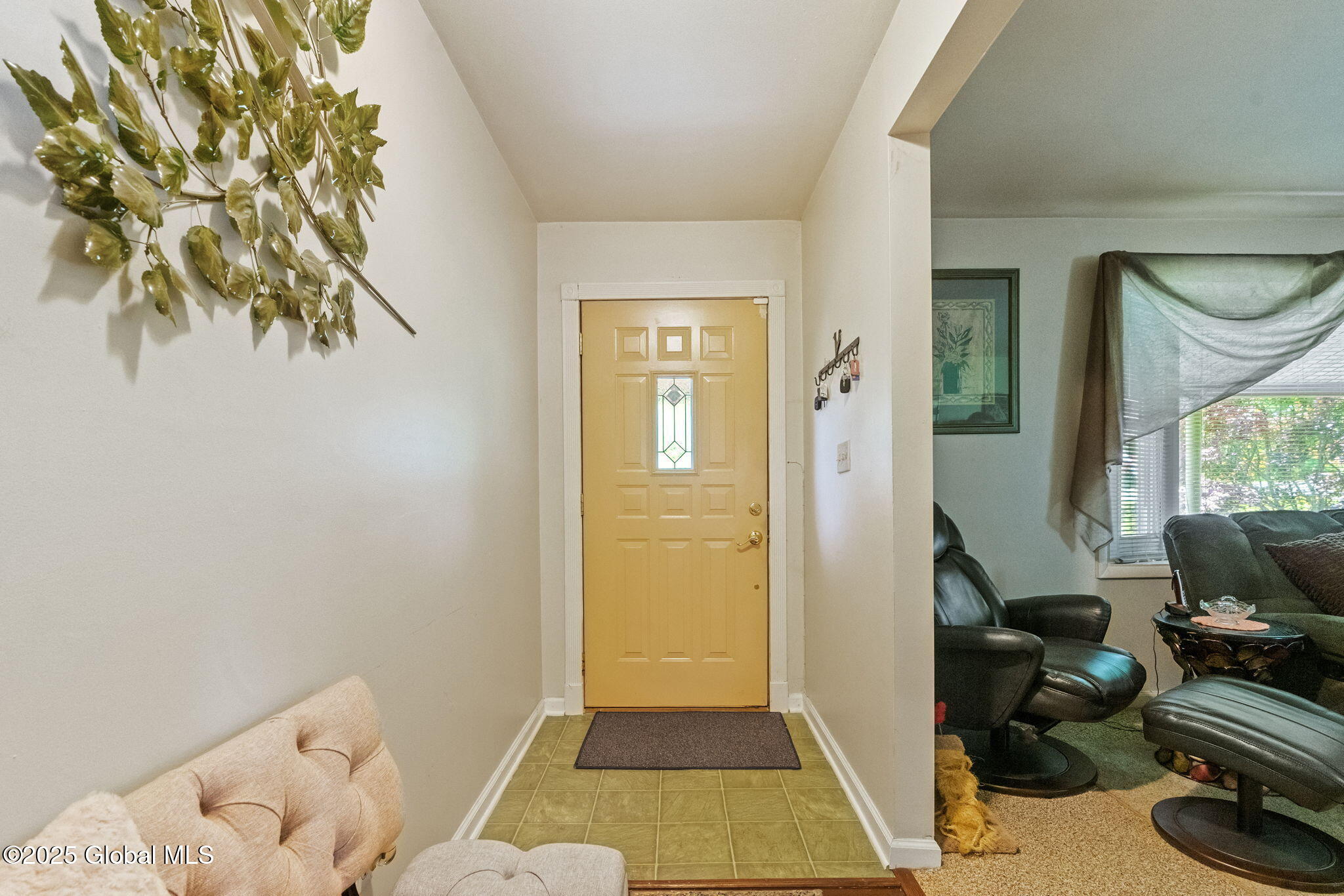 462 Russell Road Albany, NY 12203 - Photo 5 of 38 5