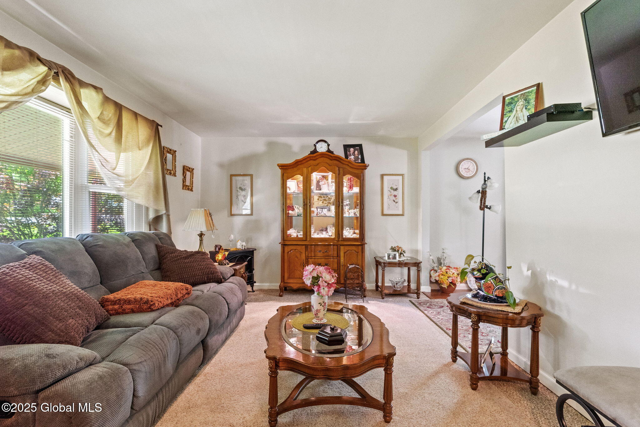 462 Russell Road Albany, NY 12203 - Photo 6 of 38 6