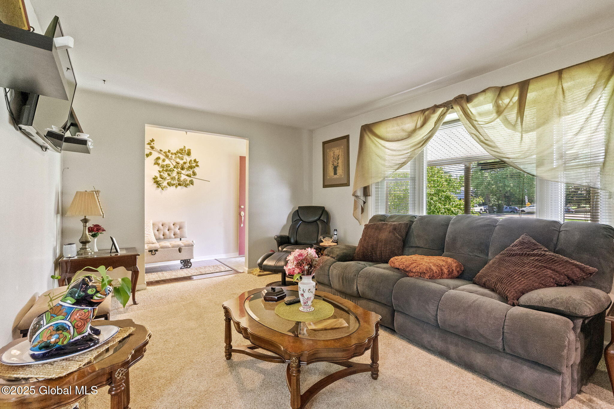 462 Russell Road Albany, NY 12203 - Photo 8 of 38 8