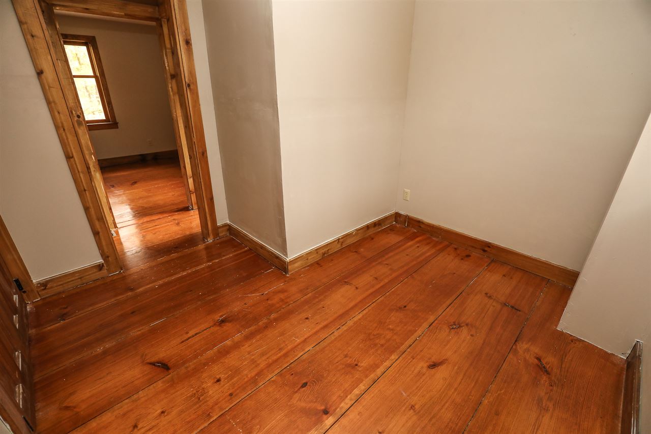 783 Bennington Road Francestown, NH 03043 - Photo 5 of 40 Gallery Image 5