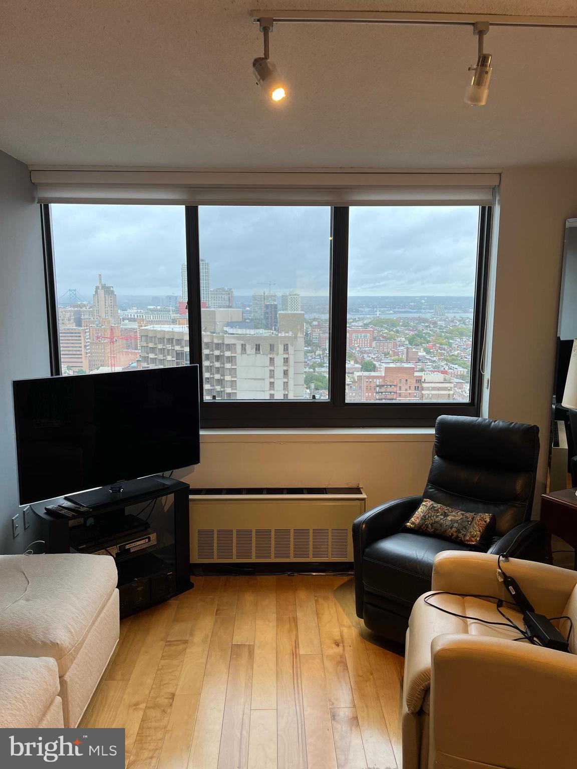 1420 Locust Street, Unit 32G Philadelphia, PA 19102 - Photo 4 of 19