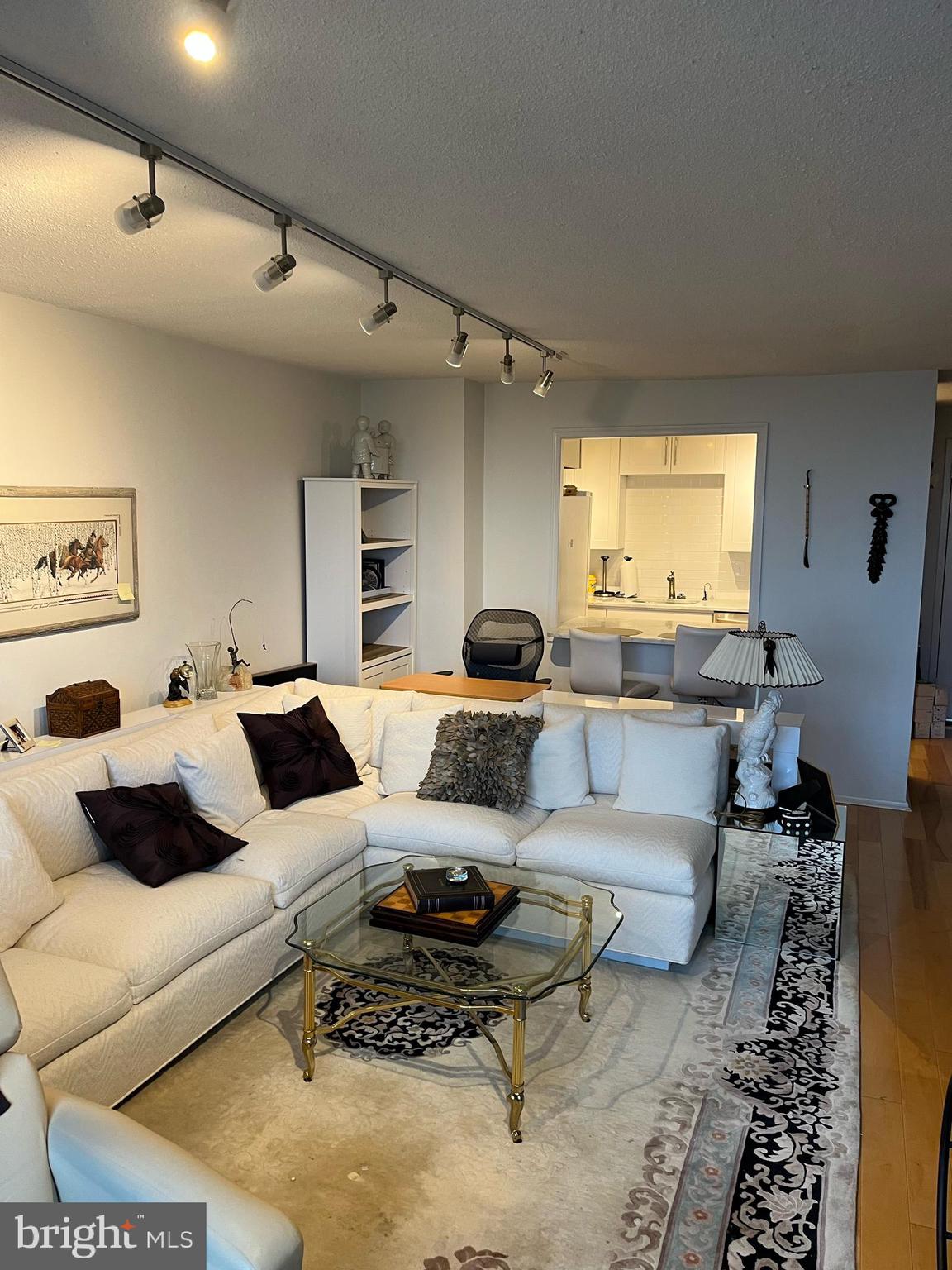 1420 Locust Street, Unit 32G Philadelphia, PA 19102 - Photo 7 of 19