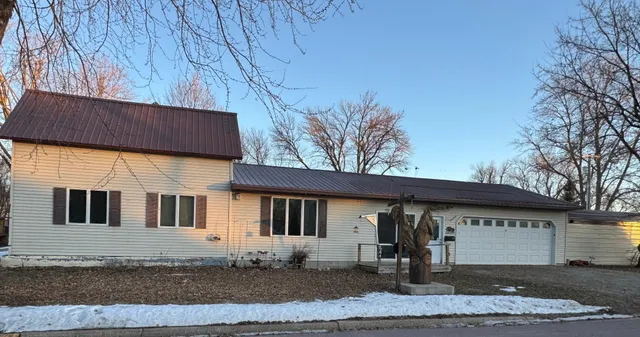 $115,000 | 491 3rd Avenue Southeast, Wells, MN 56097