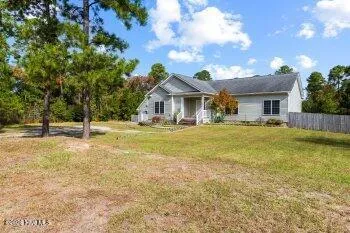 $1,600 | 301 Sand Ridge Road, Hubert, NC 28539