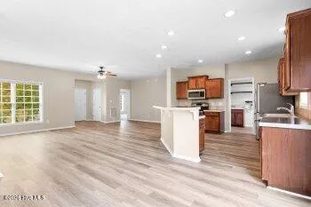 $1,600 | 301 Sand Ridge Road, Hubert, NC 28539