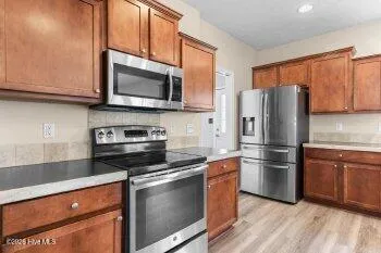 $1,600 | 301 Sand Ridge Road, Hubert, NC 28539