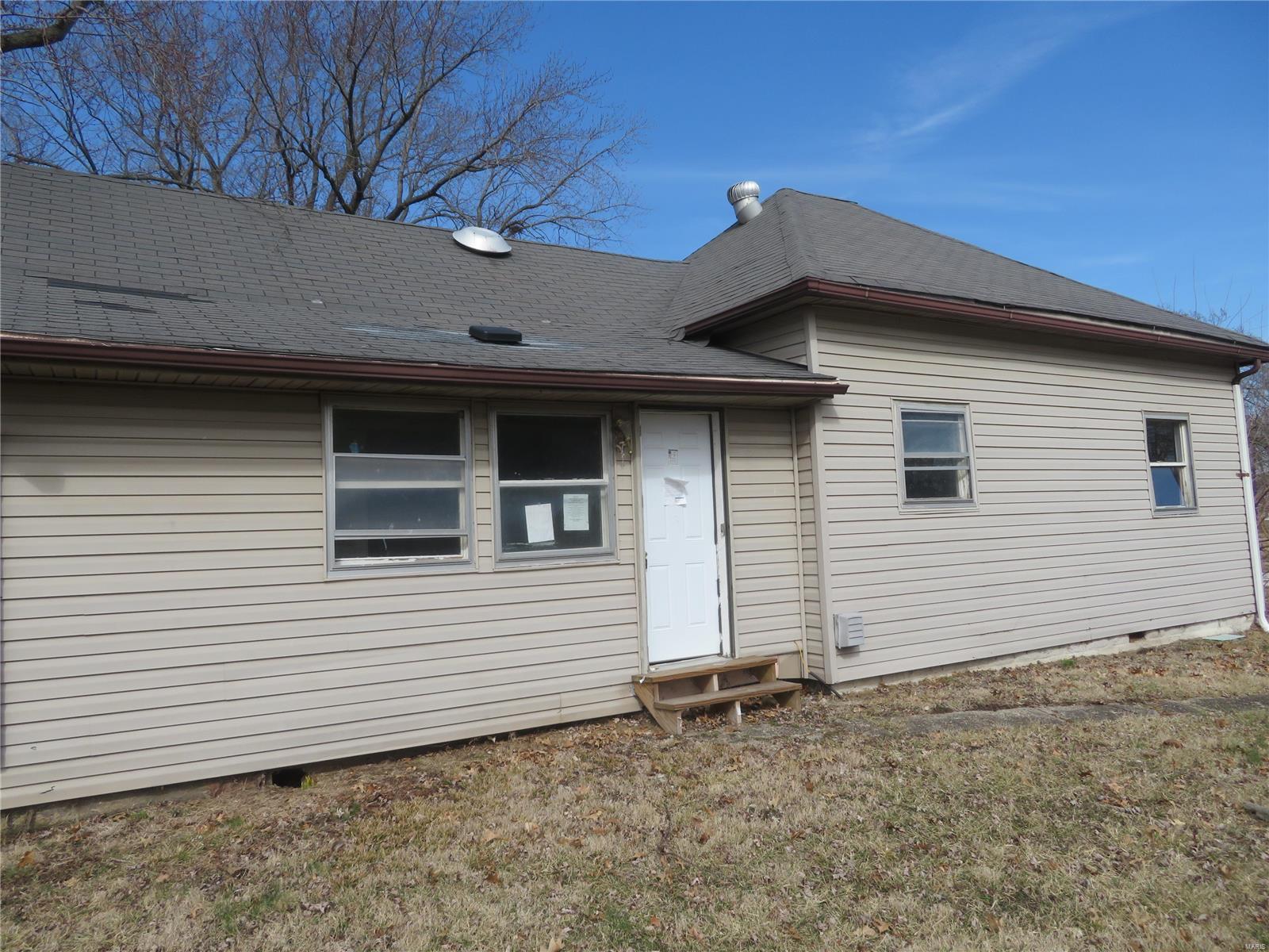 200 Barry Street Coffeen, IL 62017 - Photo 6 of 10 Gallery Image 6