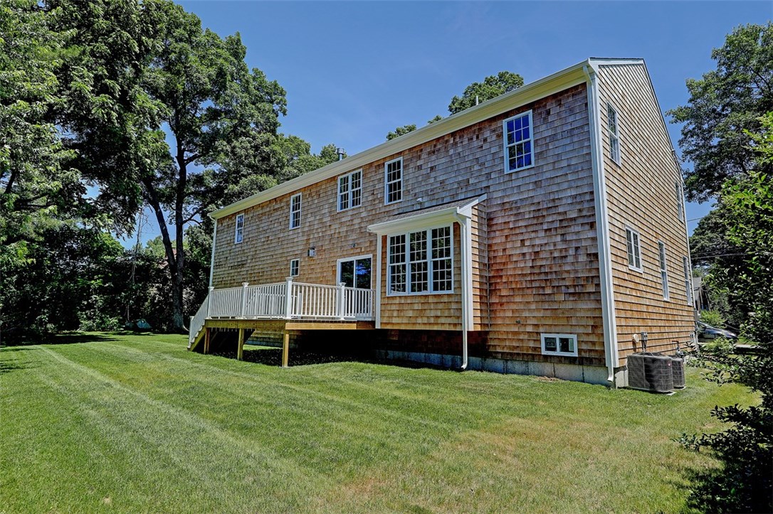 83 Walnut Road Barrington, RI 02806 - Photo 2 of 6 Gallery Image 2