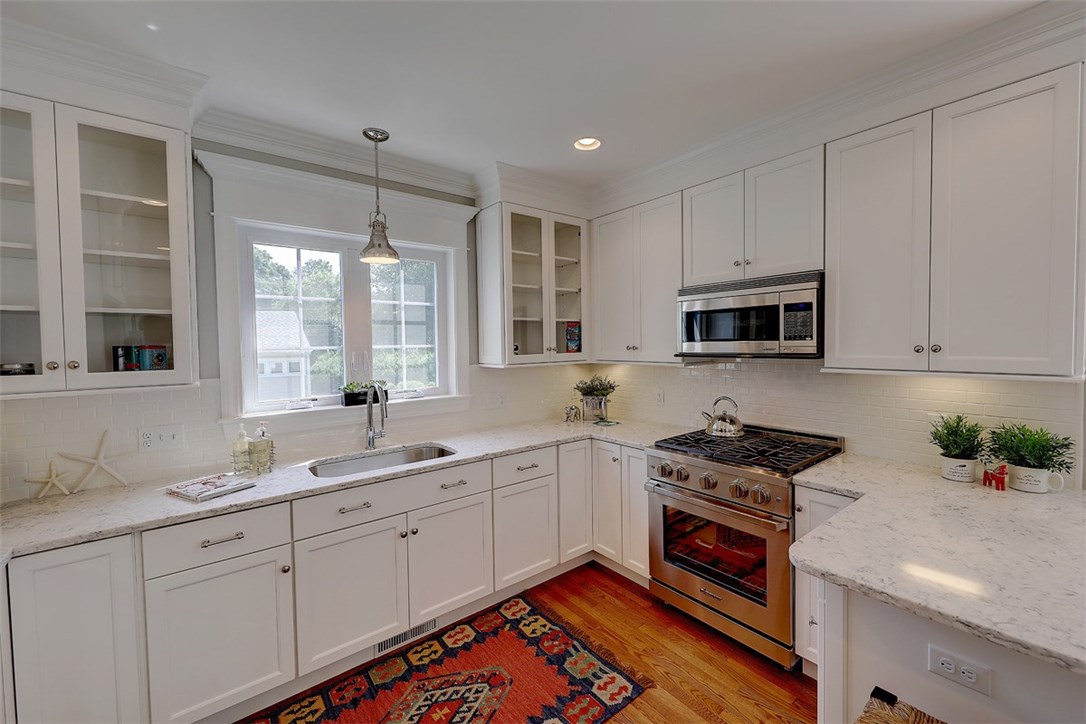 83 Walnut Road Barrington, RI 02806 - Photo 5 of 6 Gallery Image 5