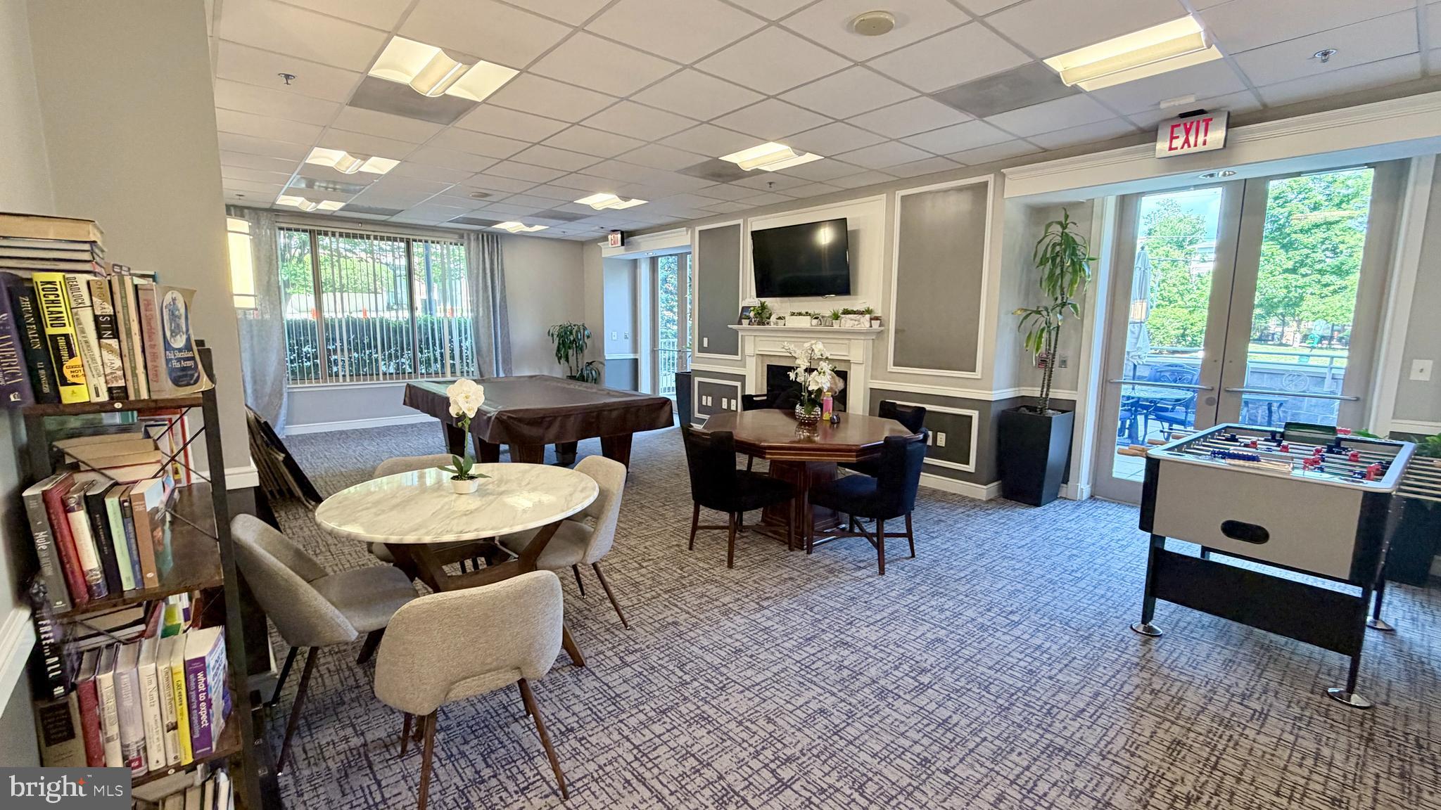 2726 Gallows Road, Unit 719 Vienna, VA 22180 - Photo 25 of 36