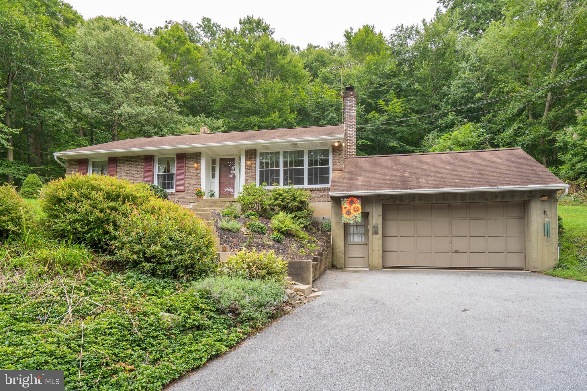 172 Cooks Glen Road Spring City, PA 19475 - Photo 2 of 44