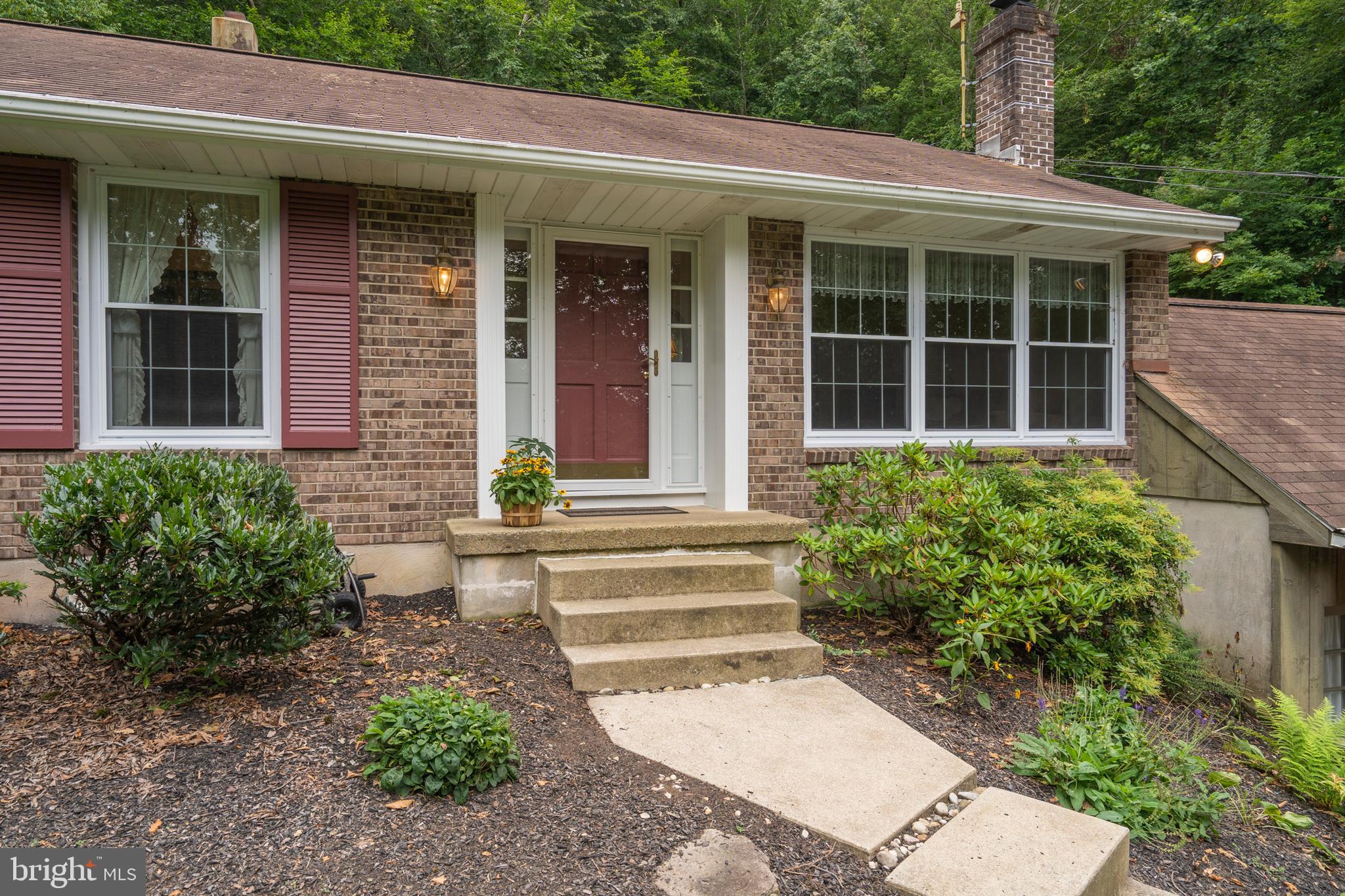 172 Cooks Glen Road Spring City, PA 19475 - Photo 3 of 44