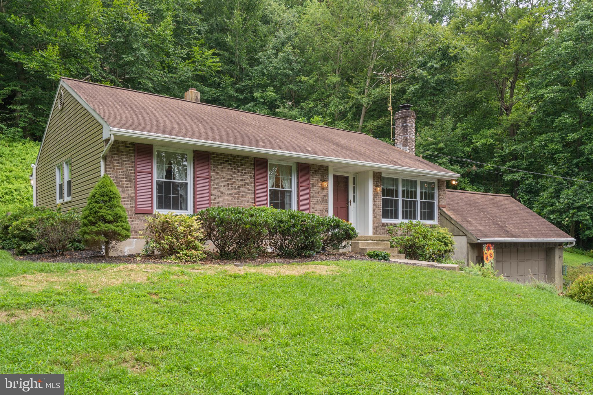 172 Cooks Glen Road Spring City, PA 19475 - Photo 5 of 44