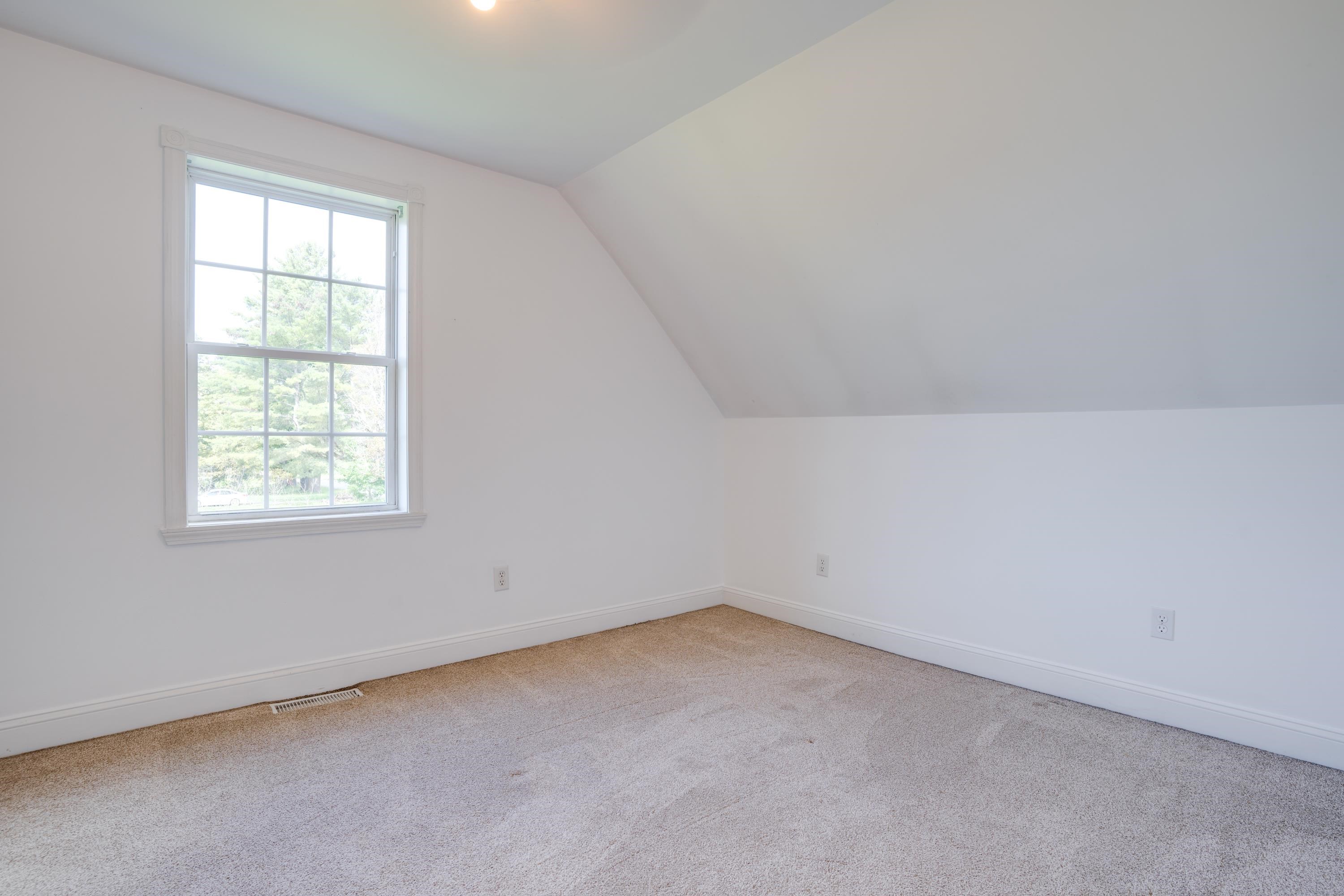 148 Plains Road Jericho, VT 05465 - Photo 8 of 38