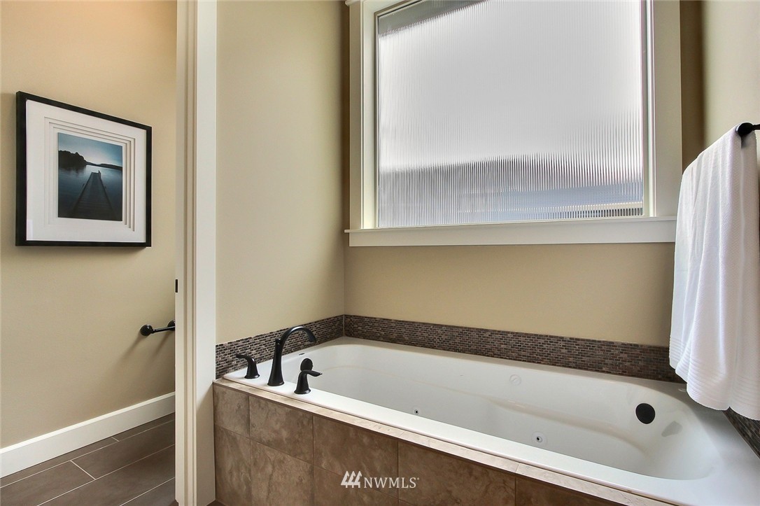 4816 Castleton Road Southwest Port Orchard, WA 98367 - Photo 11 of 13 Gallery Image 11