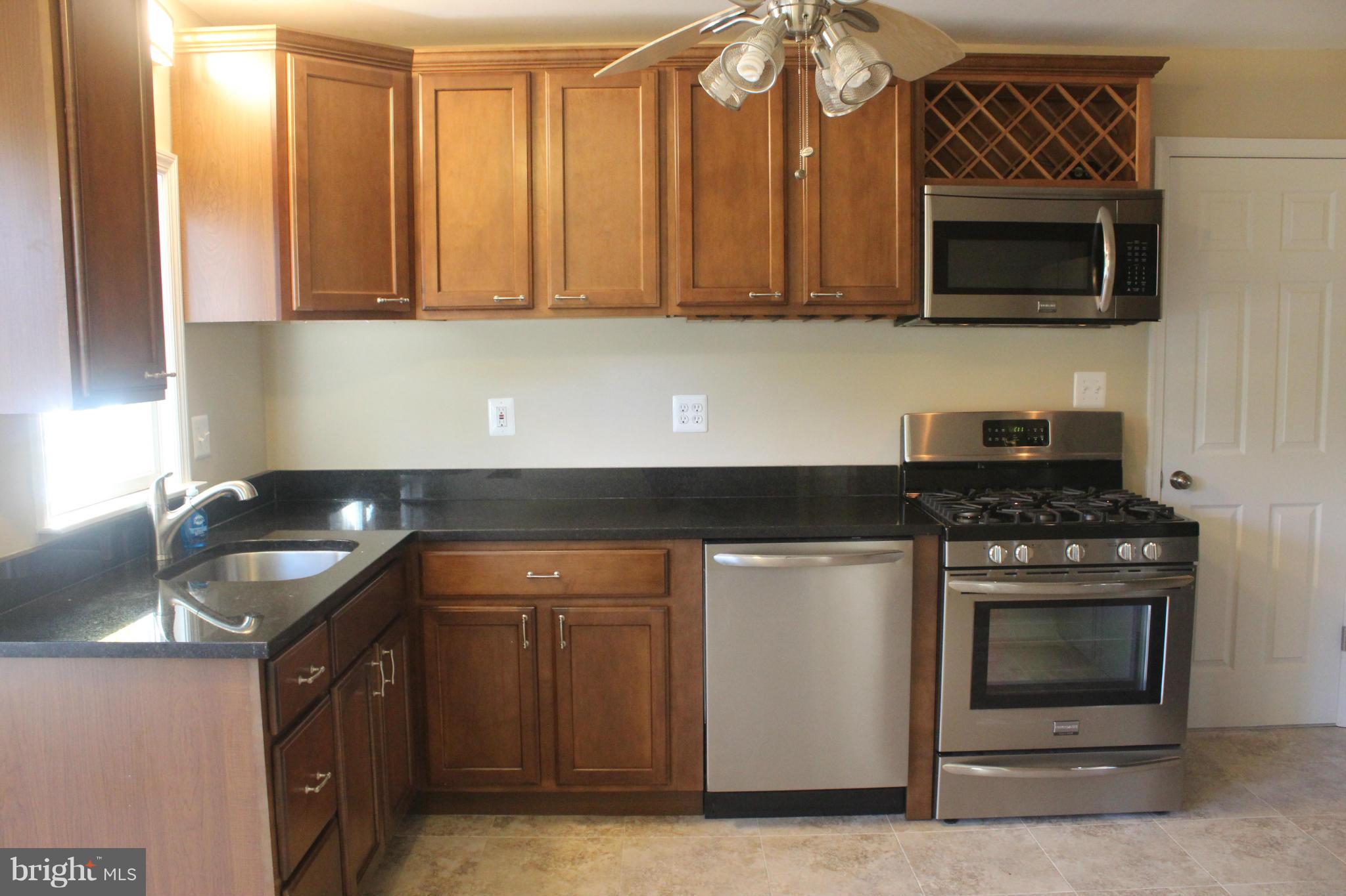 624 Romancoke Road Stevensville, MD 21666 - Photo 9 of 21 Kitchen