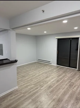 $1,850 | 502 Spruce Drive, Unit 2B, Palatine, IL 60074