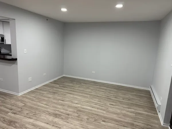 $1,850 | 502 Spruce Drive, Unit 2B, Palatine, IL 60074