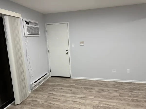 $1,850 | 502 Spruce Drive, Unit 2B, Palatine, IL 60074