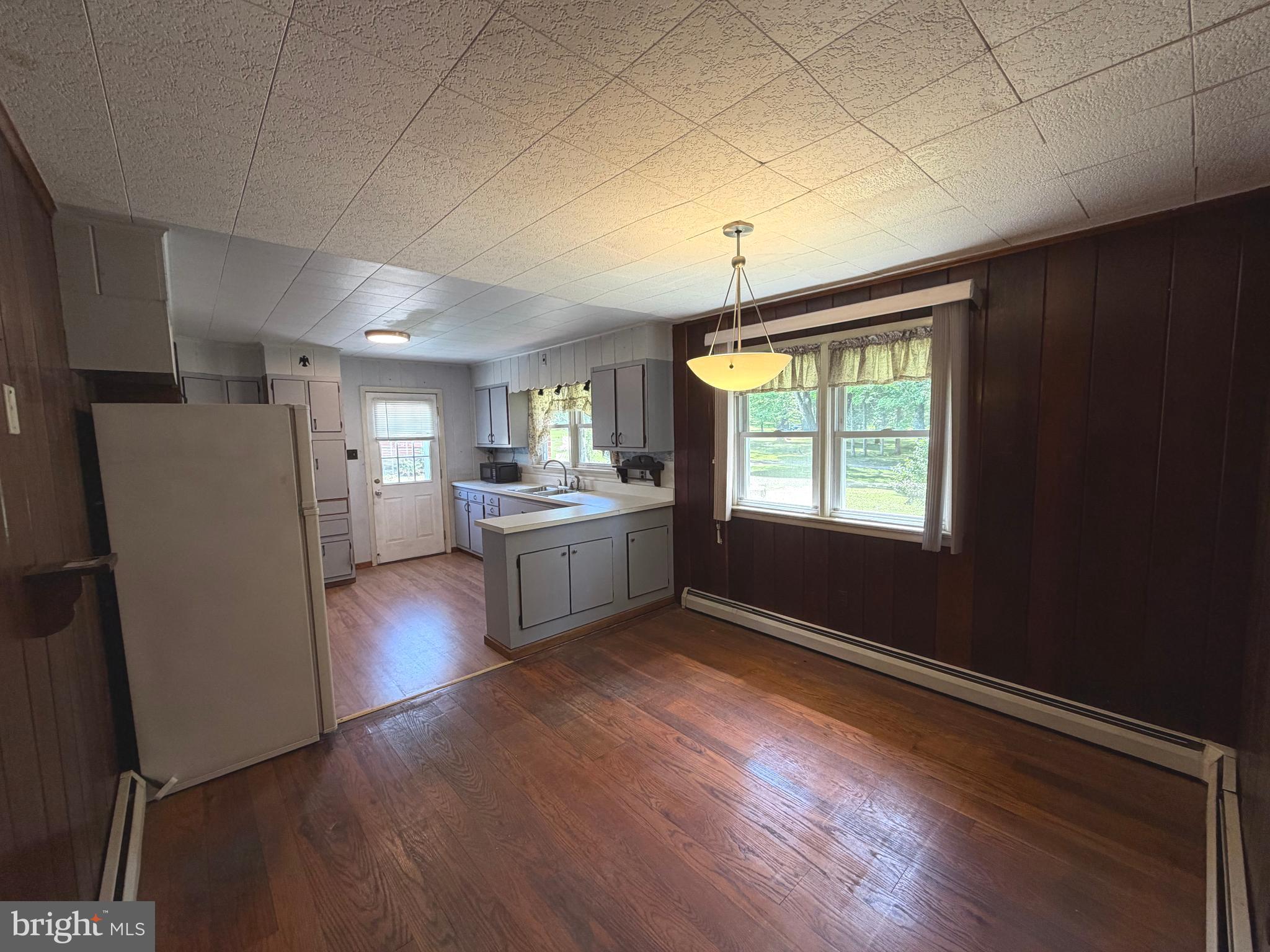 433 Juliustown Pemberton Road Juliustown, NJ 08022 - Photo 7 of 26 open kitchen/din rm combo
