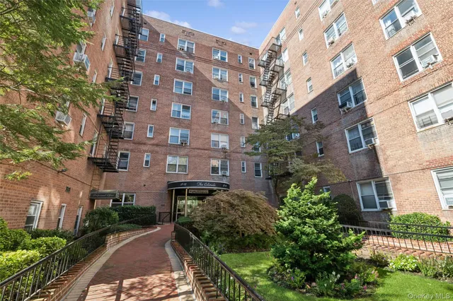 $219,000 | 67-12 Yellowstone Boulevard, Unit B16 | Forest Hills Ward