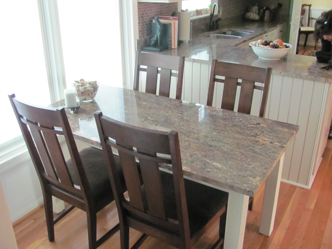 3728 Forest Road Roanoke, VA 24015 - Photo 14 of 49 Breakfast Area