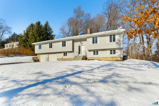 $625,000 | 37 Kitcher Court, Trumbull, CT 06611