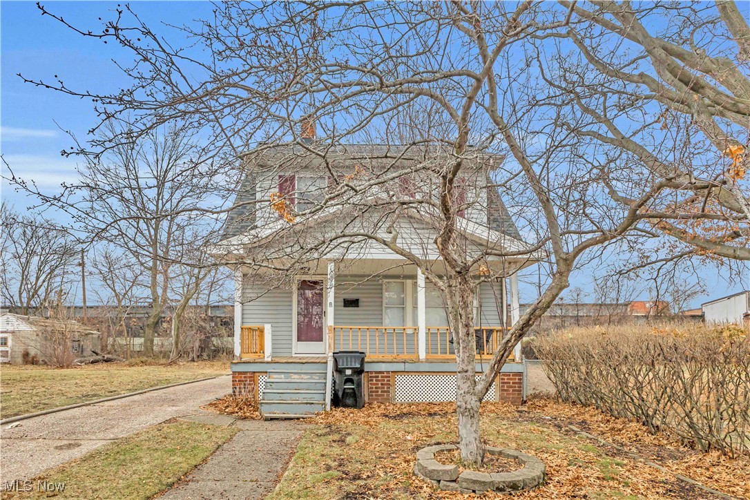 1698 Wickford Road Cleveland, OH 44112 - Photo 2 of 30 Gallery Image 2