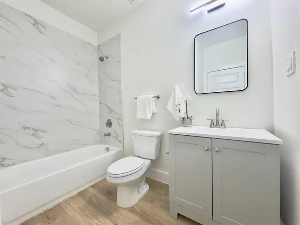 $2,400 | 3801 Carpenter Avenue, Dallas, TX 75210